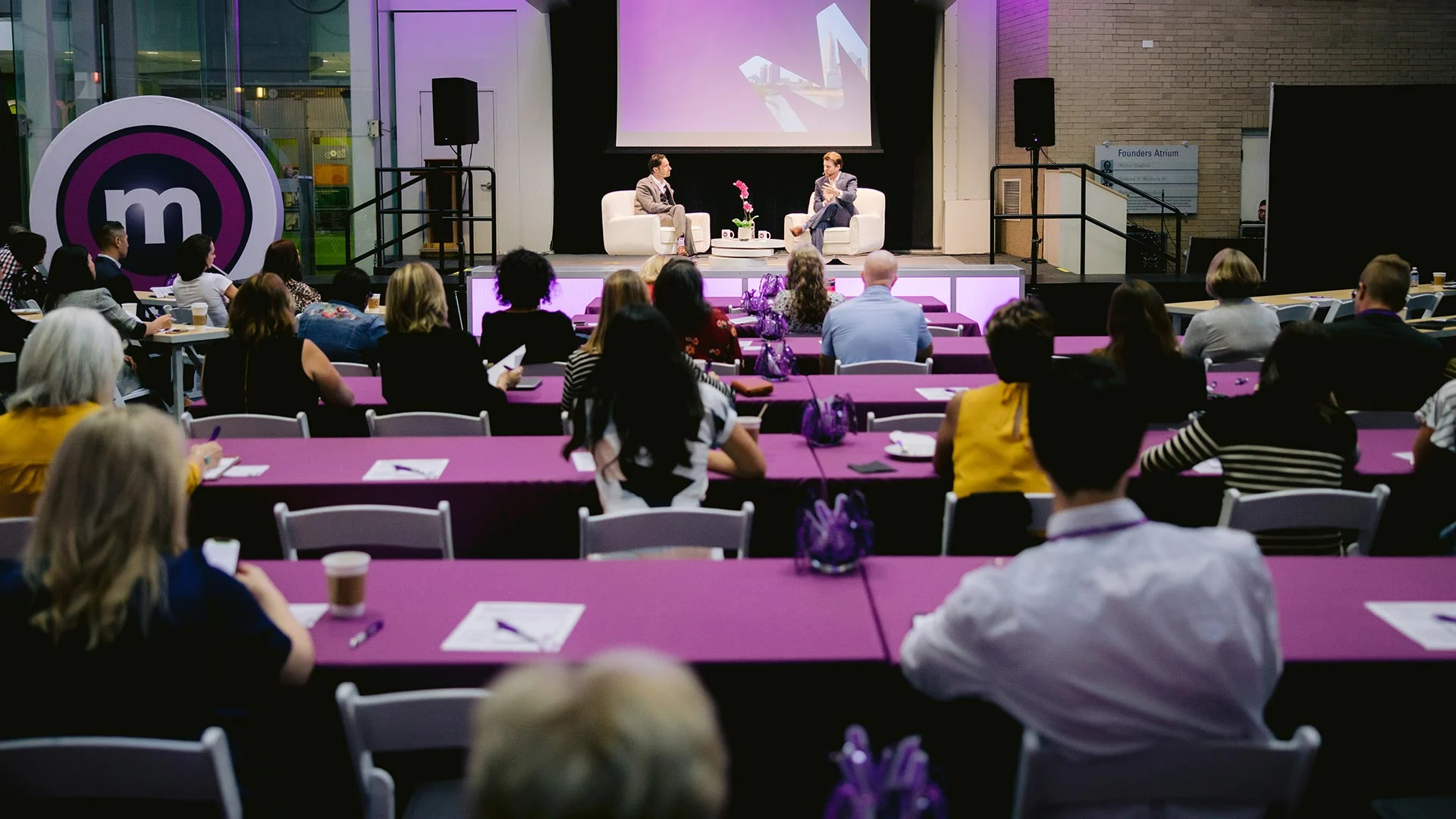 MentorCom SPOTLIGHT 1 bkg mclive 20210426 1920