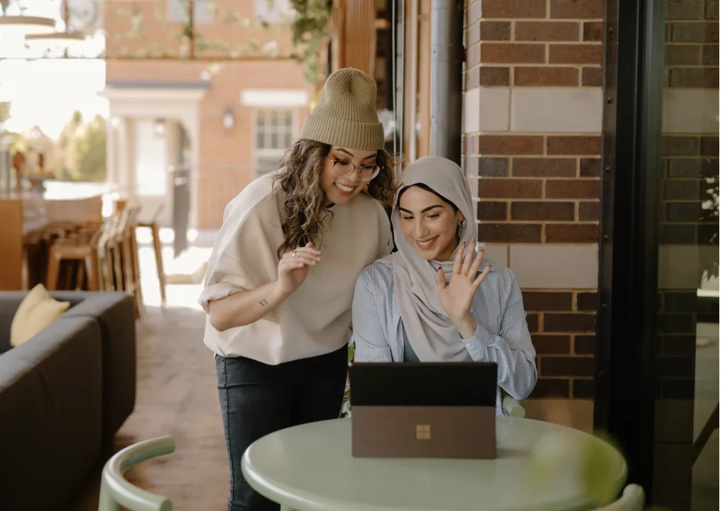 Why Peer and Reverse Mentoring Make Sense for Onboarding Programs 4 Peer Mentoring Program